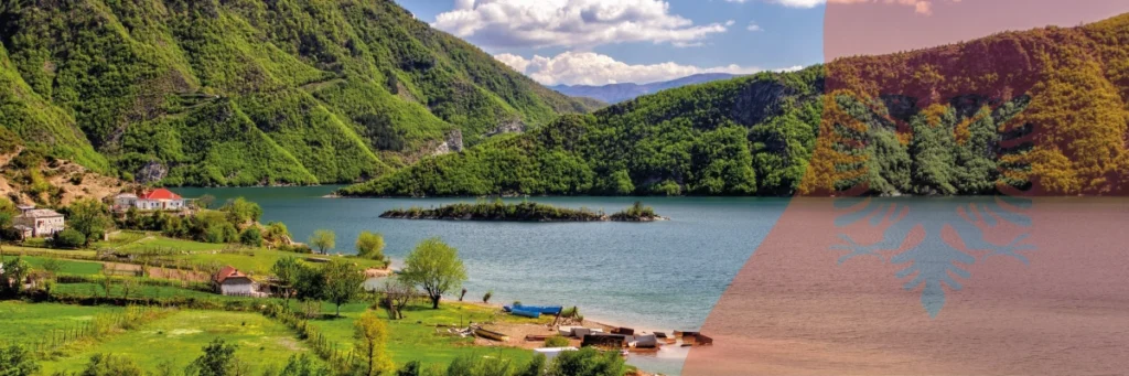 Foto van Albanië met een watermerk van de vlag van het land.