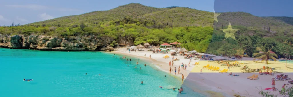 Foto van Curaçao met een watermerk van de vlag van het land.